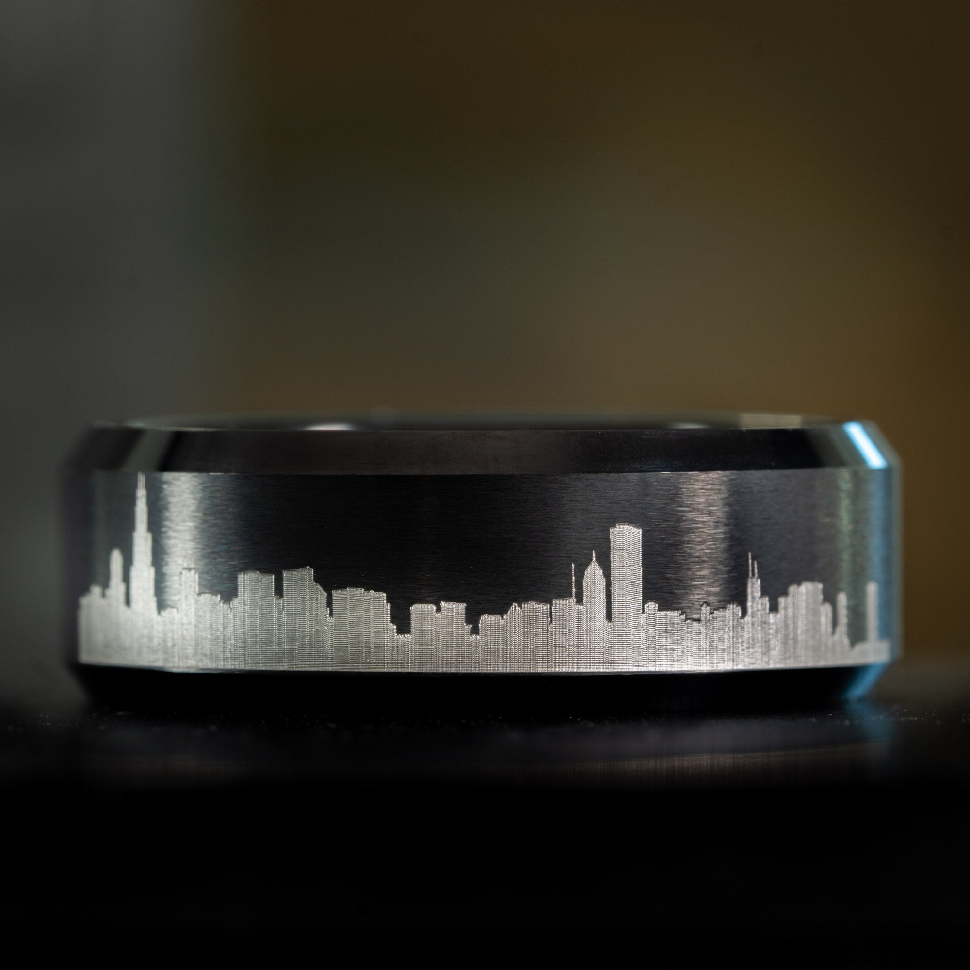 Black Beveled Tungsten Engraved Chicago Skyline Ring