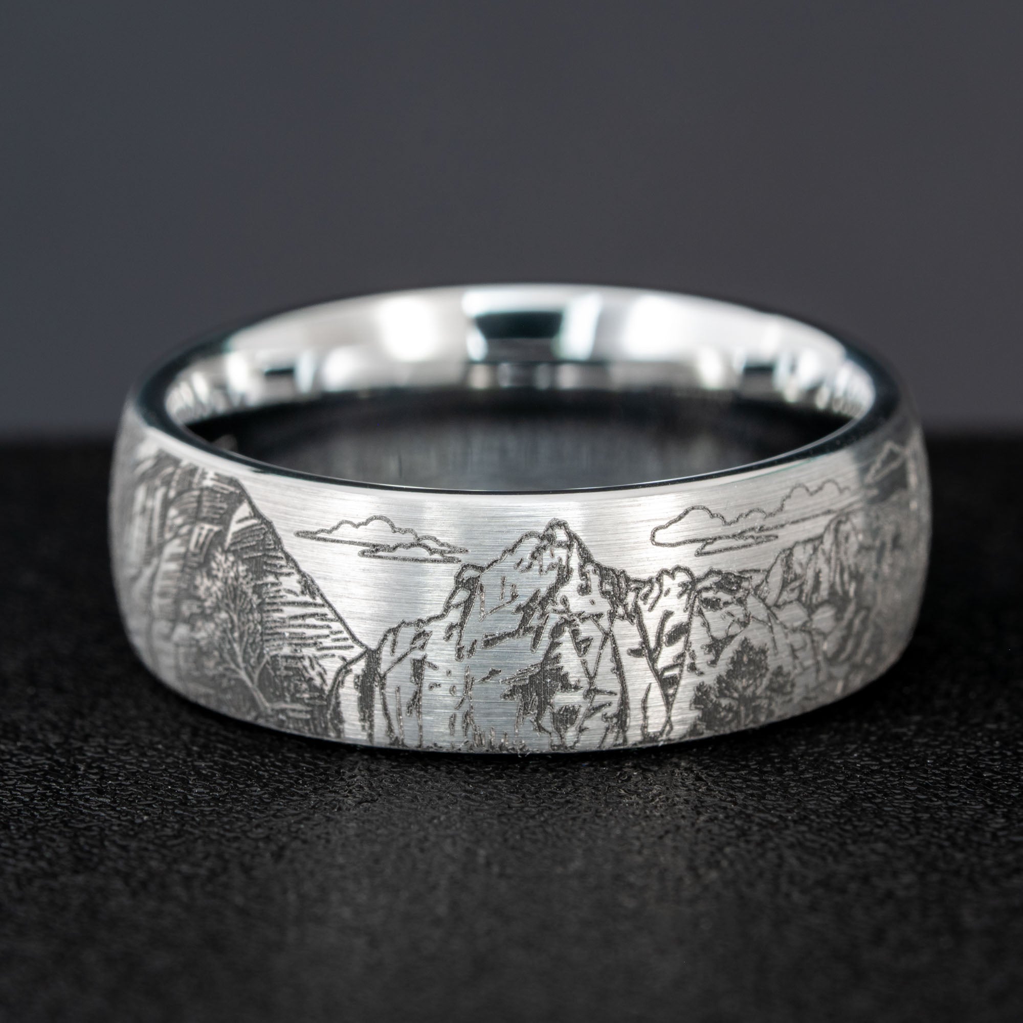 アクセサリー Ziggurat Solid Ring Domed Tungsten Engraved Yosemite National Park Ring | Honest Hands
