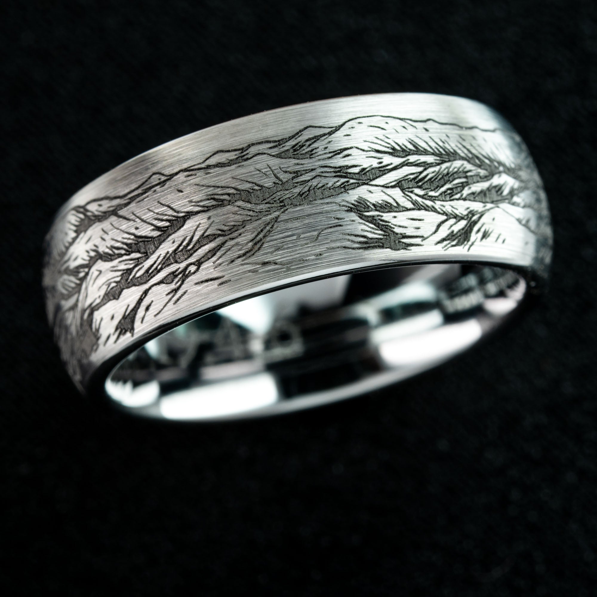 PRY シュウト Double Crafted Edge Ring 17号 Domed Tungsten Engraved Appalachian Blue Ridge Mountains | Honest