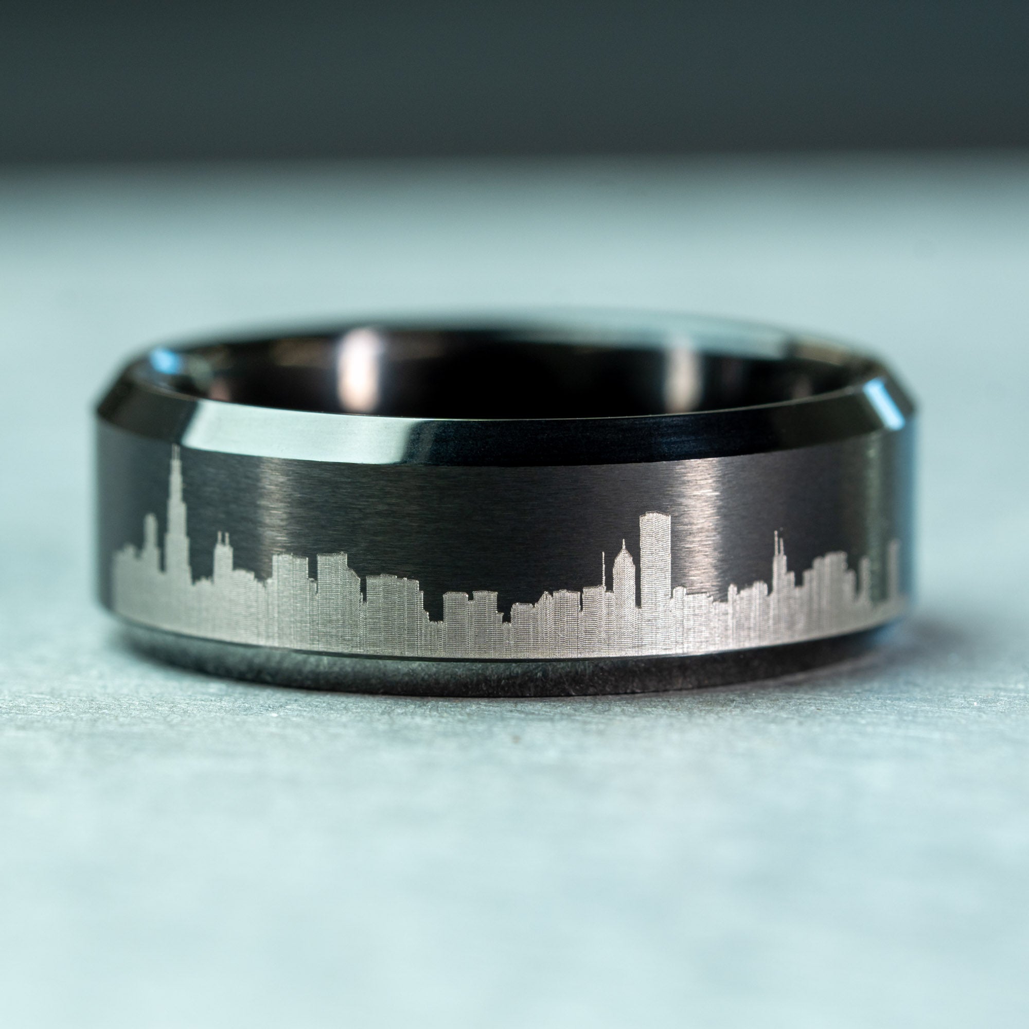 Black Beveled Tungsten Engraved Chicago Skyline Ring